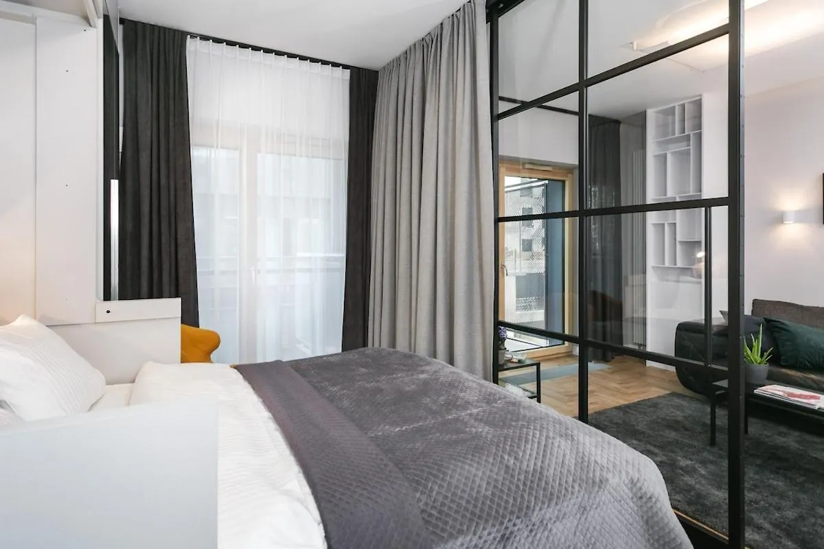 Urban Chic - Mennica Residence - One Bedroom Apartment -Citycenter&140 Warsaw Poland