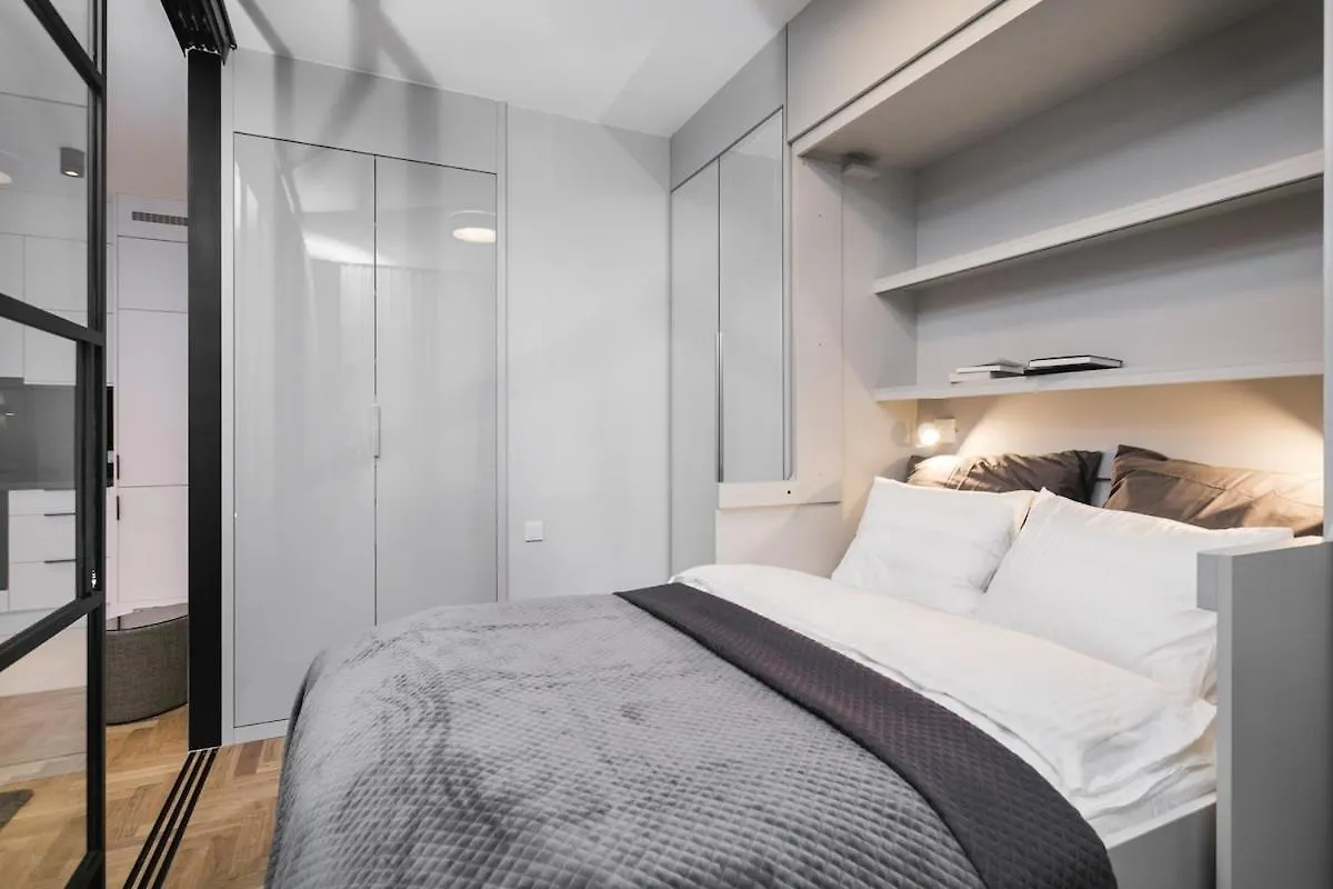 Urban Chic - Mennica Residence - One Bedroom Apartment -Citycenter&140 Warsaw