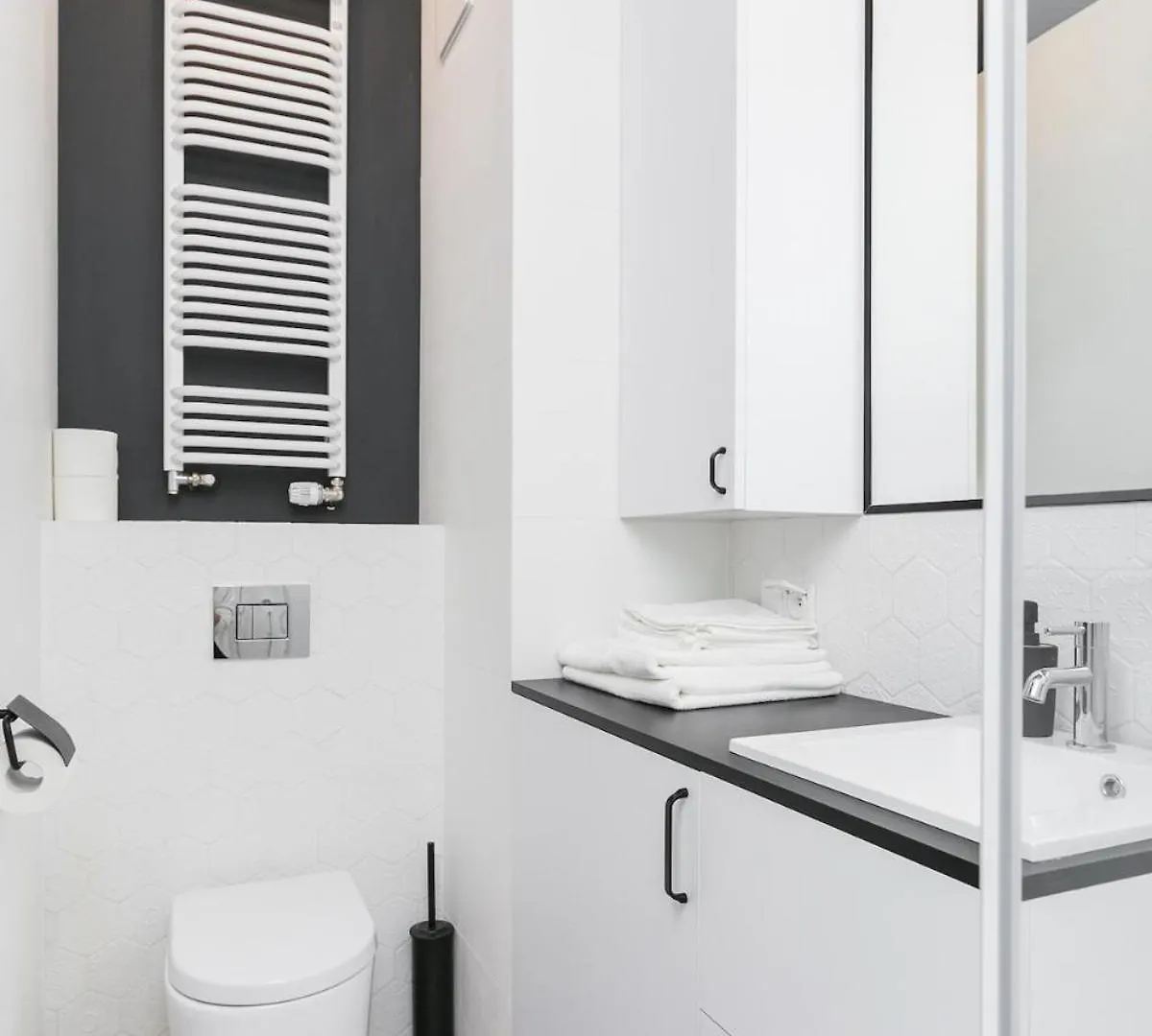 Urban Chic - Mennica Residence - One Bedroom Apartment -Citycenter&140 Warsaw
