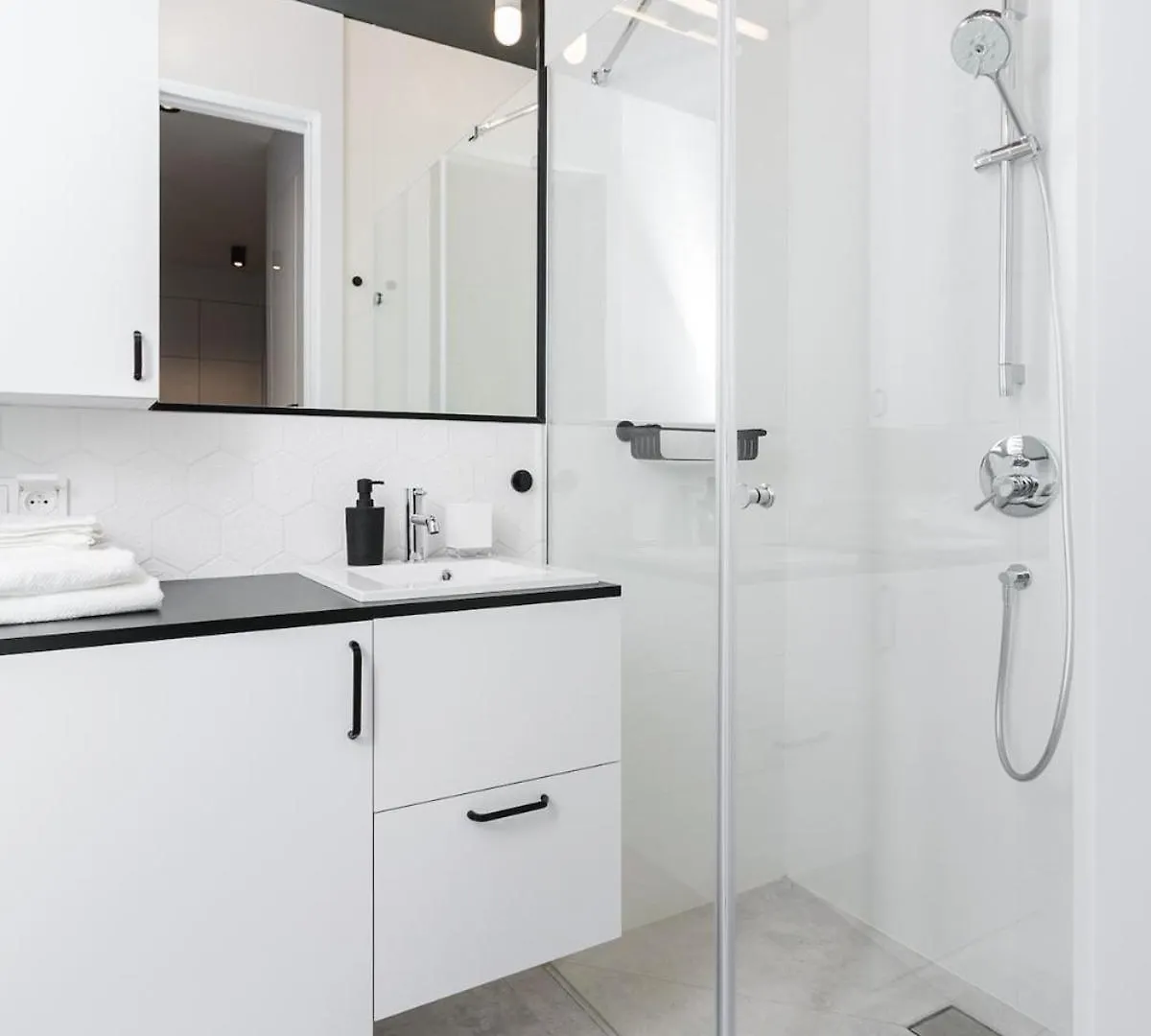 Urban Chic - Mennica Residence - One Bedroom Apartment -Citycenter&140 Warsaw 0*,
